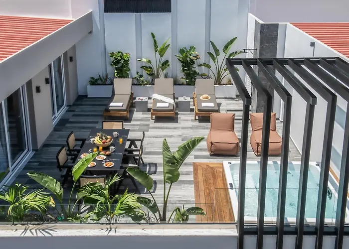 Maison Aqua Suite With Private Mini Pool Jacuzzi
